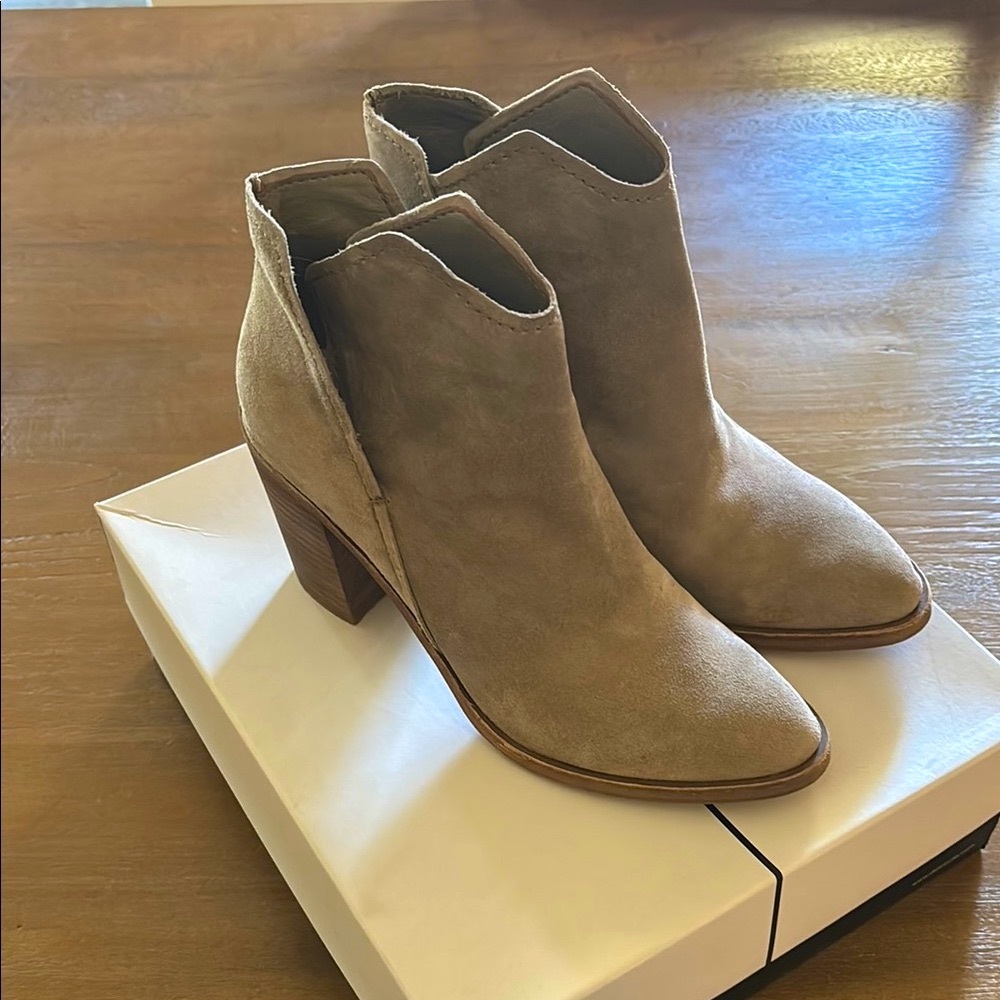 Dolce Vita Tan Ankle Booties with Stacked Heel